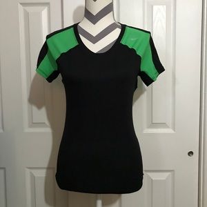 💚 NIKE Dri Fit Top 🖤